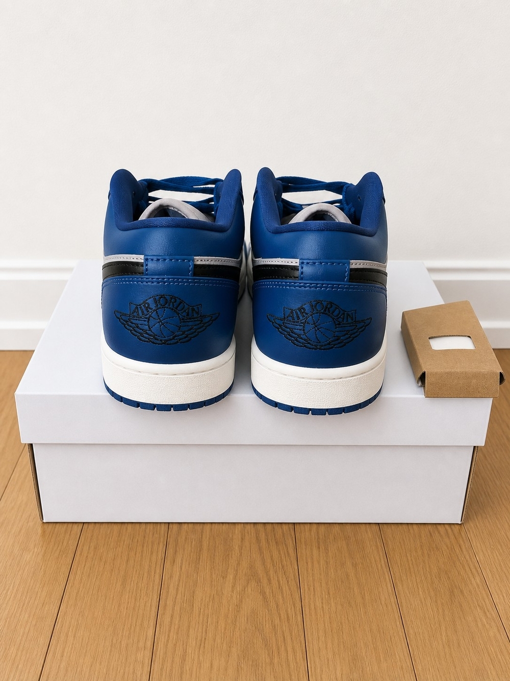 Nike Air Jordan 1 French Blue- Women Size 11.5US/Men Size 10US - Picture 3 of 3